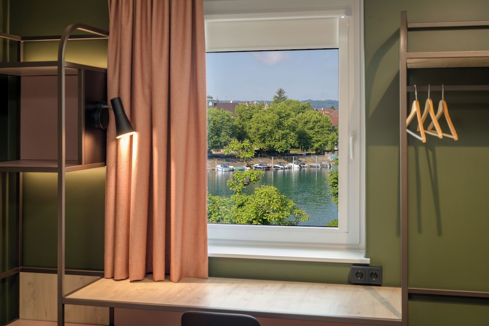 Habitacion Standard con 1 cama doble del hotel Ibis Konstanz. Foto 4