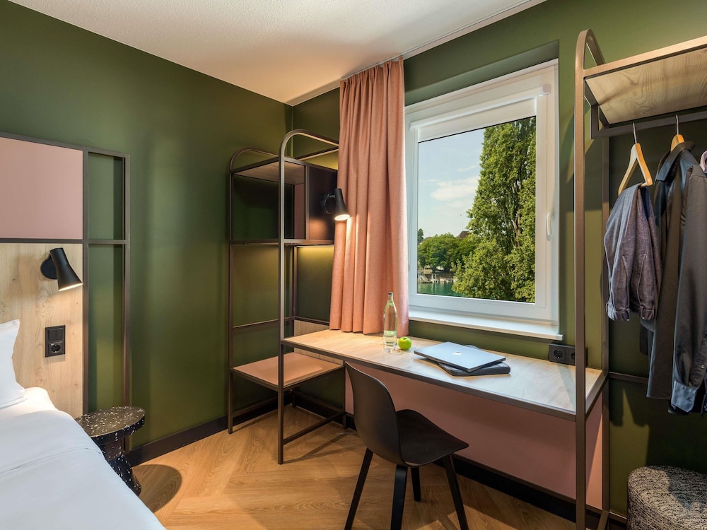 Habitacion Standard con 1 cama doble del hotel Ibis Konstanz. Foto 16