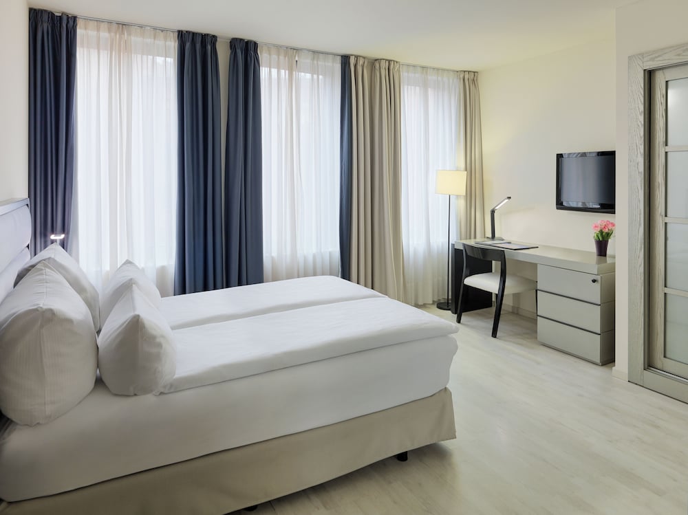 HABITACION ESSENTIAL del hotel H10 Berlin Ku'damm. Foto 1