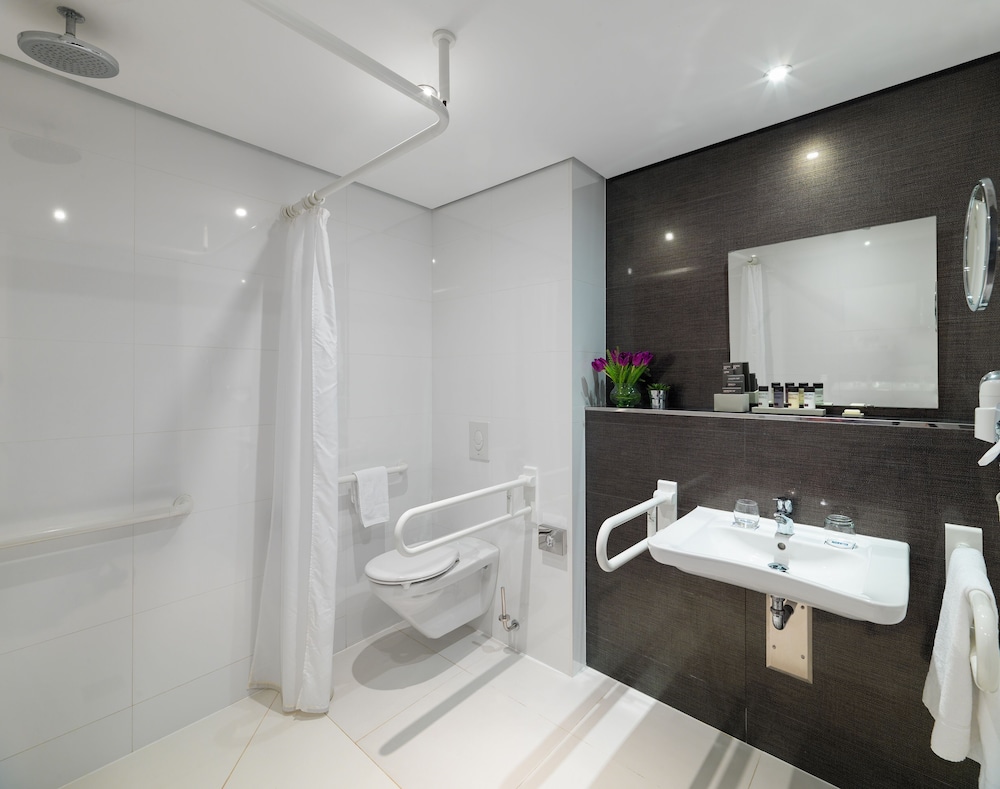 HABITACION ESSENTIAL del hotel H10 Berlin Ku'damm. Foto 3
