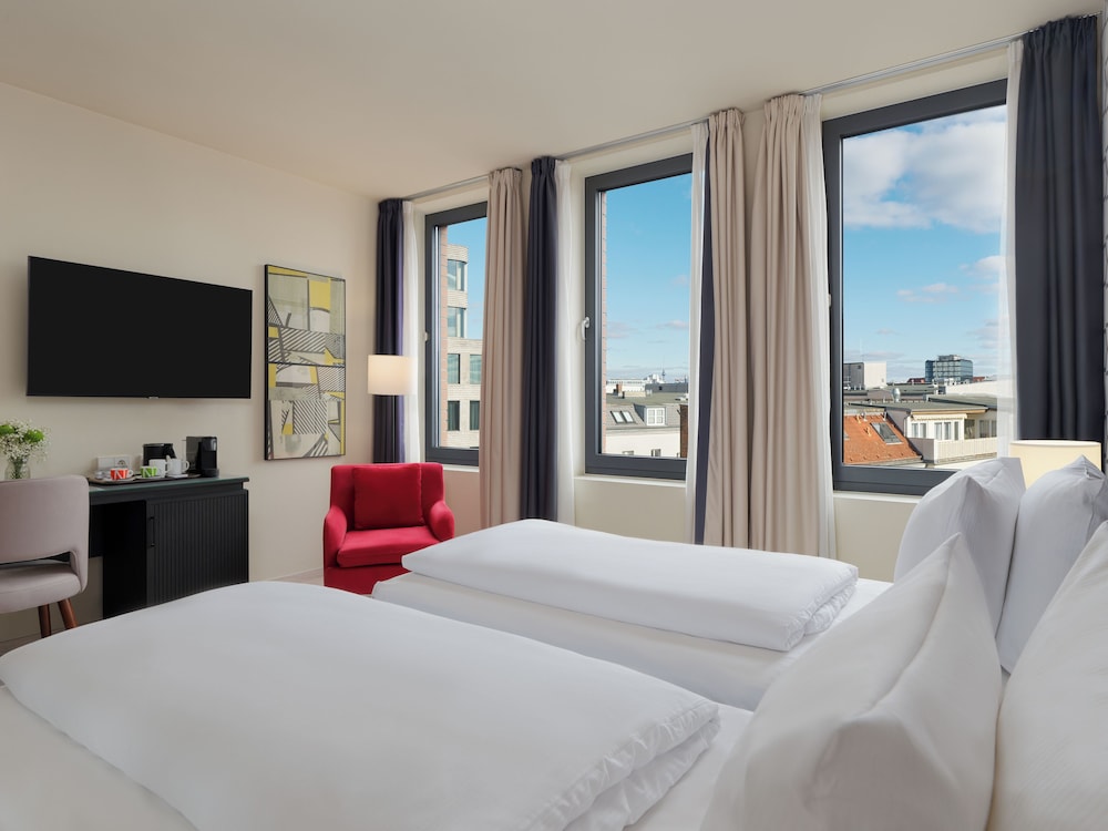 Habitación Superior Deluxe del hotel H10 Berlin Ku'damm. Foto 7