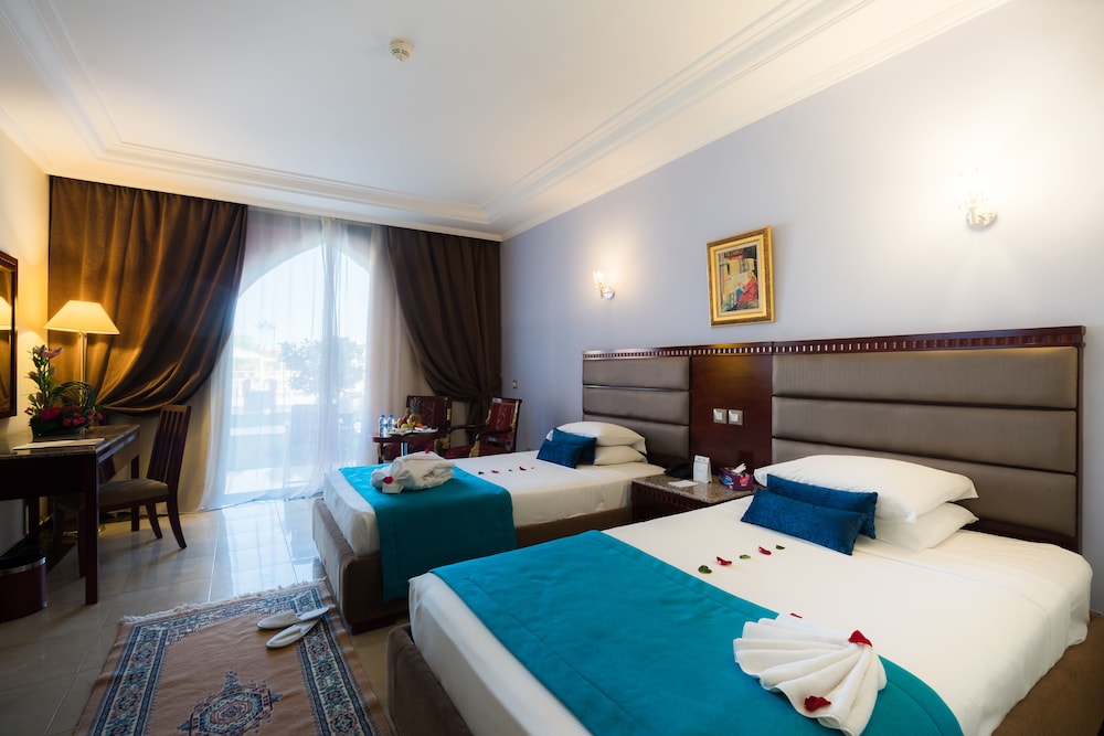 Deluxe Twin Garden View del hotel Pickalbatros Aqua Fun Club All Inclusive. Foto 1