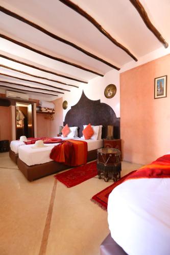 Habitación Triple Estándar del hotel Sidi Mimoune. Foto 2