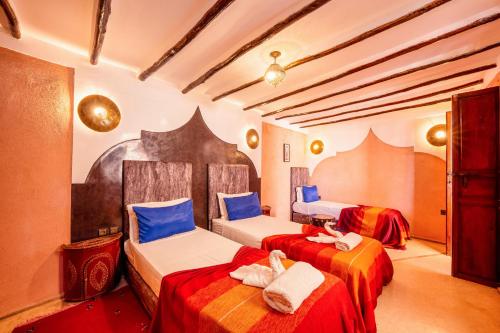 Habitación Triple Estándar del hotel Sidi Mimoune. Foto 5