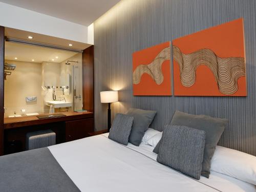 Habitación Doble Premium con aparcamiento del hotel Carrís Marineda. Foto 3