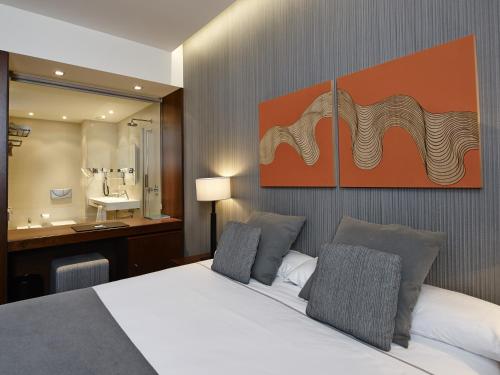 Habitación Doble Premium con aparcamiento del hotel Carrís Marineda. Foto 6