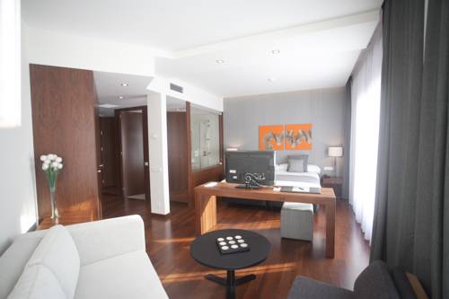 Carris Premium del hotel Carrís Marineda. Foto 1