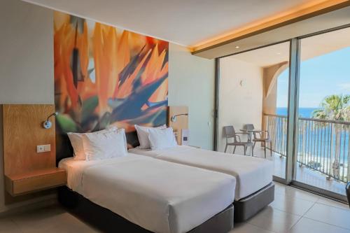 Suite con vistas al mar del hotel The Views Oasis - Family Friendly. Foto 2