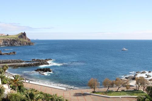 Suite con vistas al mar del hotel The Views Oasis - Family Friendly. Foto 5