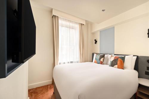 Habitación Doble Estándar del hotel Mercure London Bloomsbury. Foto 3