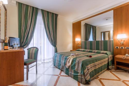 Habitación Doble Estándar - 1 o 2 camas del hotel Raeli Regio