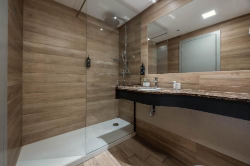 Habitación adaptada para personas con movilidad reducida - Cama grande del hotel Ih Hotels Milano Lorenteggio. Foto 1