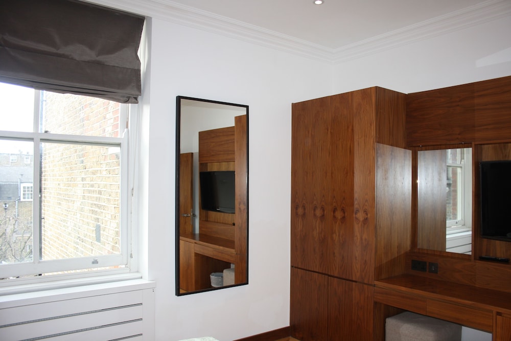 Suite presidencial, balcón del hotel Presidential Kensington. Foto 4
