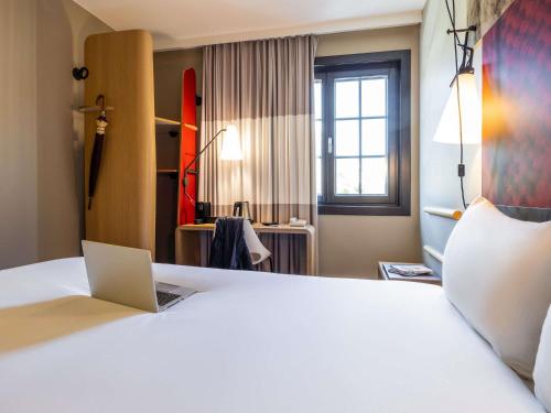 Habitación Doble Premium del hotel Ibis Off Grand Place. Foto 10