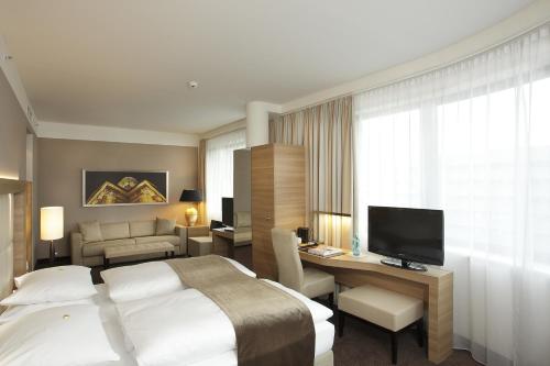 Suite junior del hotel H4 Hotel Berlin Alexanderplatz