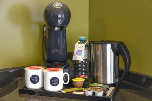 Suite Junior Business con cama extragrande del hotel Novotel Suites Wien City Donau. Foto 13