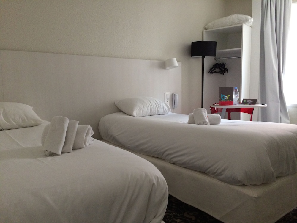 Habitación estándar con dos 2 camas (pueden separarse para estancias superiores a 24 horas) del hotel Ibis Styles Lille Centre Gare Beffroi. Foto 1