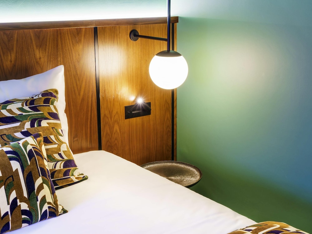 Habitación Ejecutiva Doble con bañera del hotel Novotel Avignon Nord. Foto 1