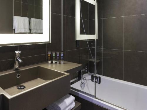 Habitación Doble Executive del hotel Novotel Annecy Centre. Foto 1