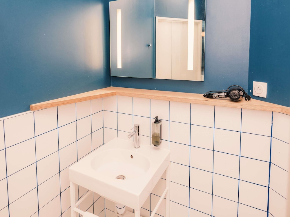 Habitacion Standard con 1 cama doble del hotel Ibis Styles Deauville Villers Plage. Foto 8
