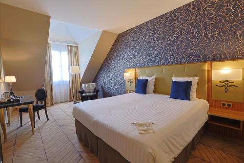 Suite 2 habitaciones del hotel Dream Castle Paris. Foto 1