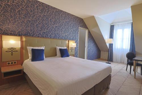 Suite 2 habitaciones del hotel Dream Castle Paris. Foto 2