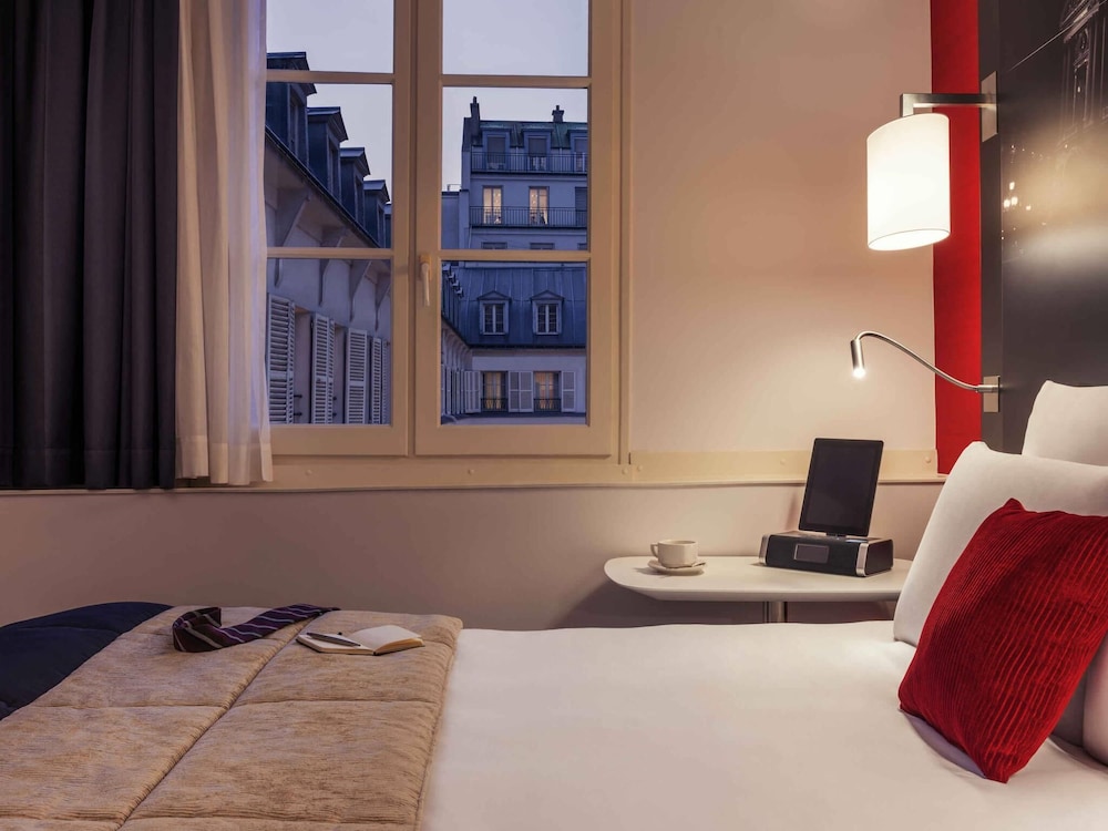 Privilege, Habitación, 1 cama doble del hotel Mercure Paris Opera Louvre. Foto 4