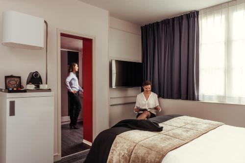 Habitación Doble Privilege del hotel Mercure Paris Opera Louvre. Foto 5