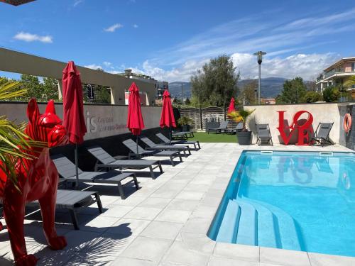 Habitación Estándar con 3 camas individuales del hotel IBIS CANNES MOUANS SARTOUX. Foto 9