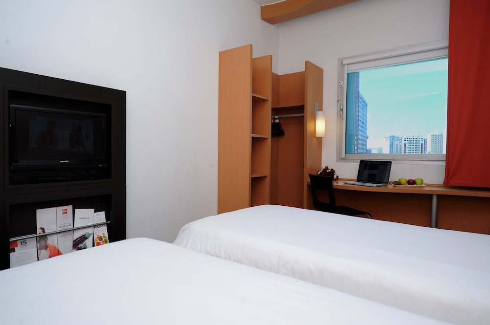 Habitación estándar, 2 camas individuales del hotel Ibis Tanger City Center. Foto 1