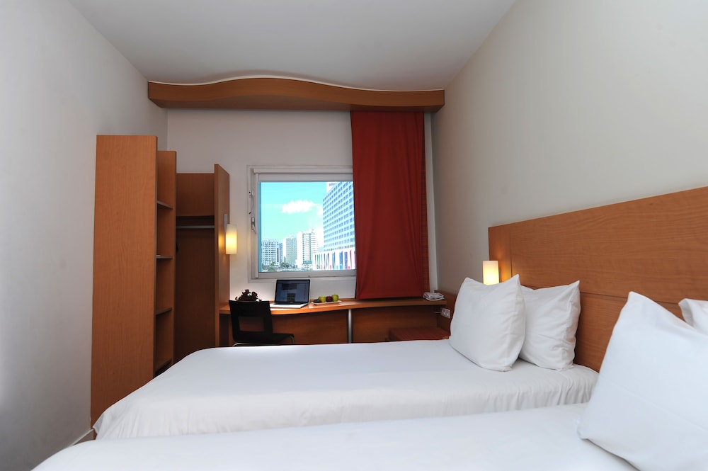 Habitación estándar, 2 camas individuales del hotel Ibis Tanger City Center. Foto 2