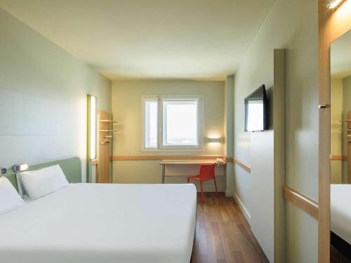 Habitación Doble Estándar del hotel Ibis Budget Malaga Aeropuerto Avenida Velazquez. Foto 2