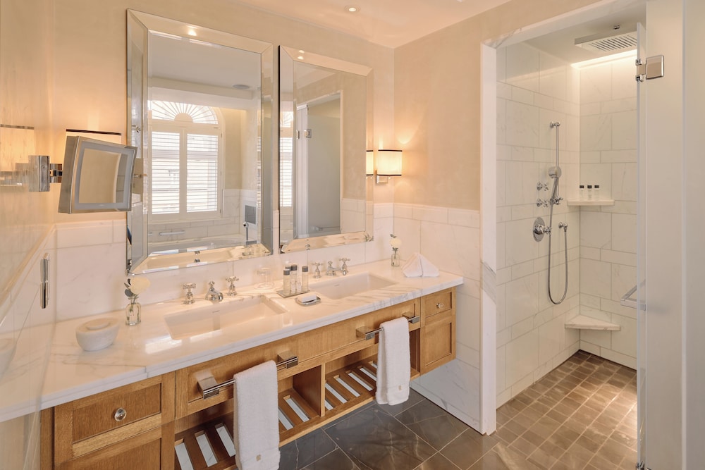 Suite, 1 cama de matrimonio grande (River) del hotel Corinthia London. Foto 5