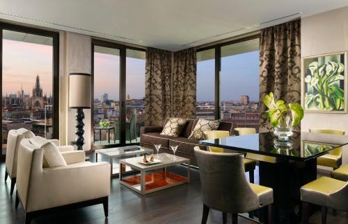 Suite Presidencial con vistas a la catedral del hotel Uptown Palace. Foto 4