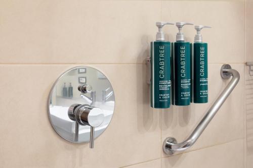 Suite en esquina con cama extragrande del hotel Hilton Garden Inn Venice Mestre San Giuliano