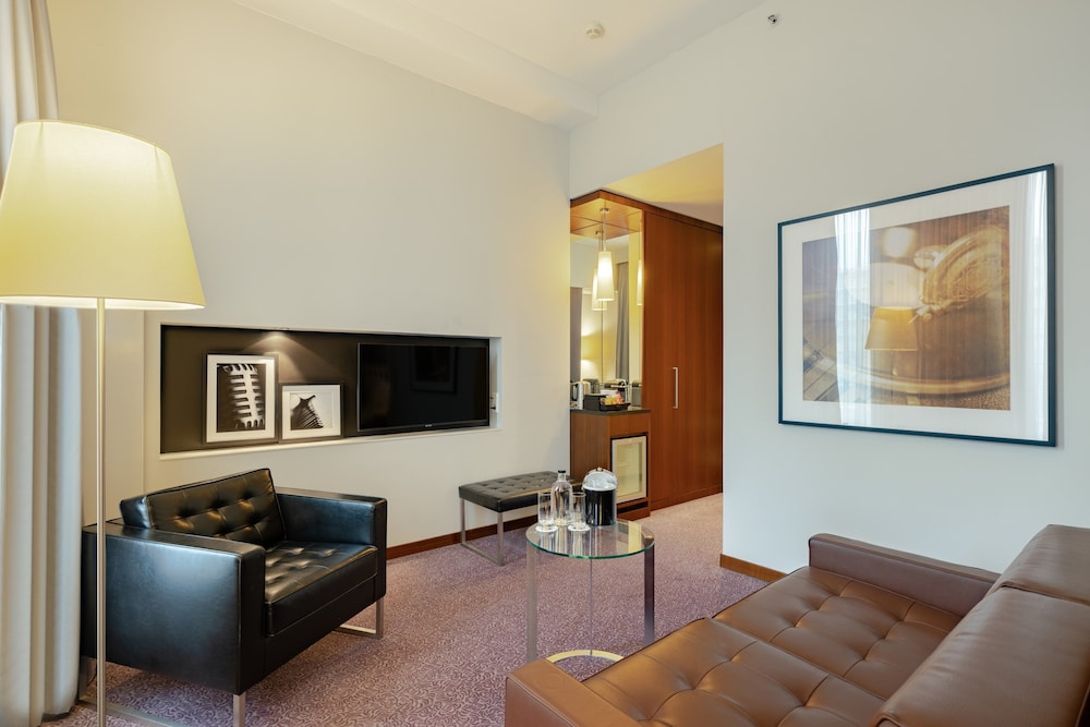 Suite junior, 1 cama de matrimonio grande del hotel Crowne Plaza Amsterdam South, An Ihg. Foto 2
