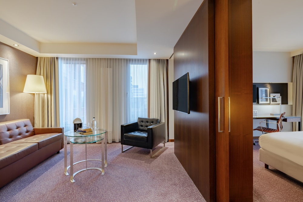 Suite junior, 1 cama de matrimonio grande del hotel Crowne Plaza Amsterdam South, An Ihg. Foto 4