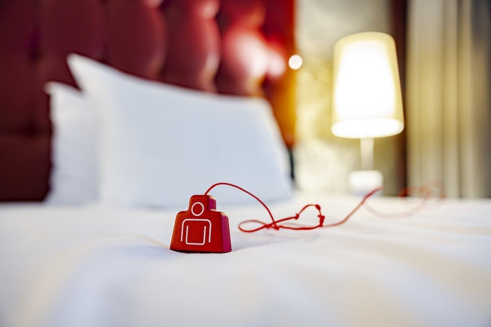 Habitación estándar, 1 cama de matrimonio grande, accesible para personas con discapacidad del hotel Crowne Plaza Amsterdam South, An Ihg. Foto 2