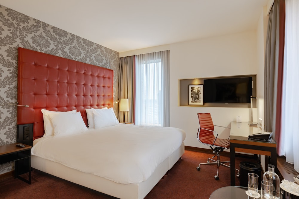 Habitación estándar, 1 cama de matrimonio grande, en esquina del hotel Crowne Plaza Amsterdam South, An Ihg