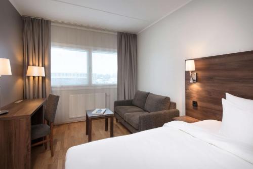Habitación Estandar del hotel Park Inn By Radisson Oslo Airport West. Foto 3