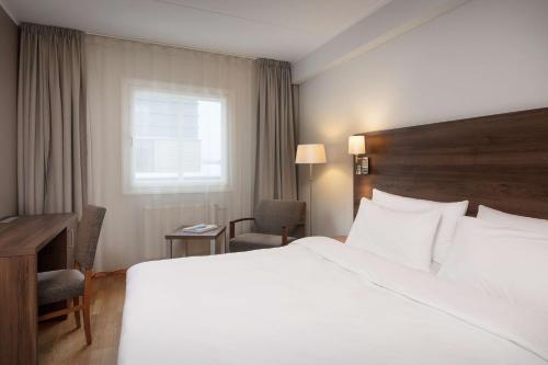 Habitación Estandar del hotel Park Inn By Radisson Oslo Airport West. Foto 4