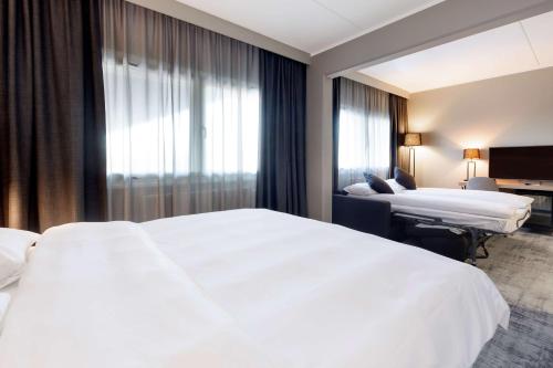 Habitación Familiar Deluxe del hotel Park Inn By Radisson Oslo Airport West. Foto 3