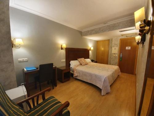 Habitación Doble Superior con bañera de hidromasaje - 1 o 2 camas del hotel Abadía Camino Santiago. Foto 4