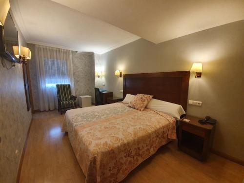 Habitación Doble Superior con bañera de hidromasaje - 1 o 2 camas del hotel Abadía Camino Santiago. Foto 5