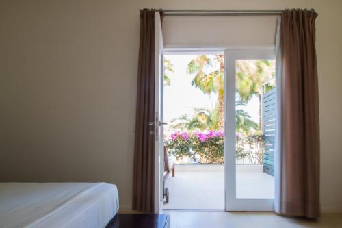Habitación Doble Superior con balcón del hotel Dunas De Sal. Foto 6