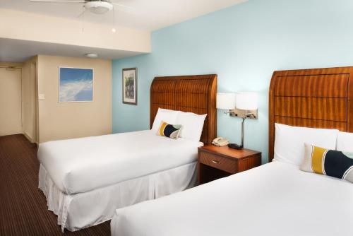Alojamiento Accesible con camas dobles del hotel Sherry Fontenac Oceanfront. Foto 2