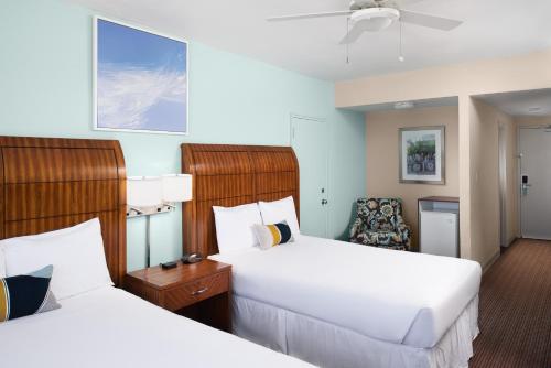Alojamiento Accesible con camas dobles del hotel Sherry Fontenac Oceanfront. Foto 3