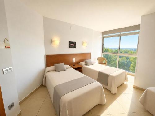 Habitación Triple del hotel Avenida El Morell