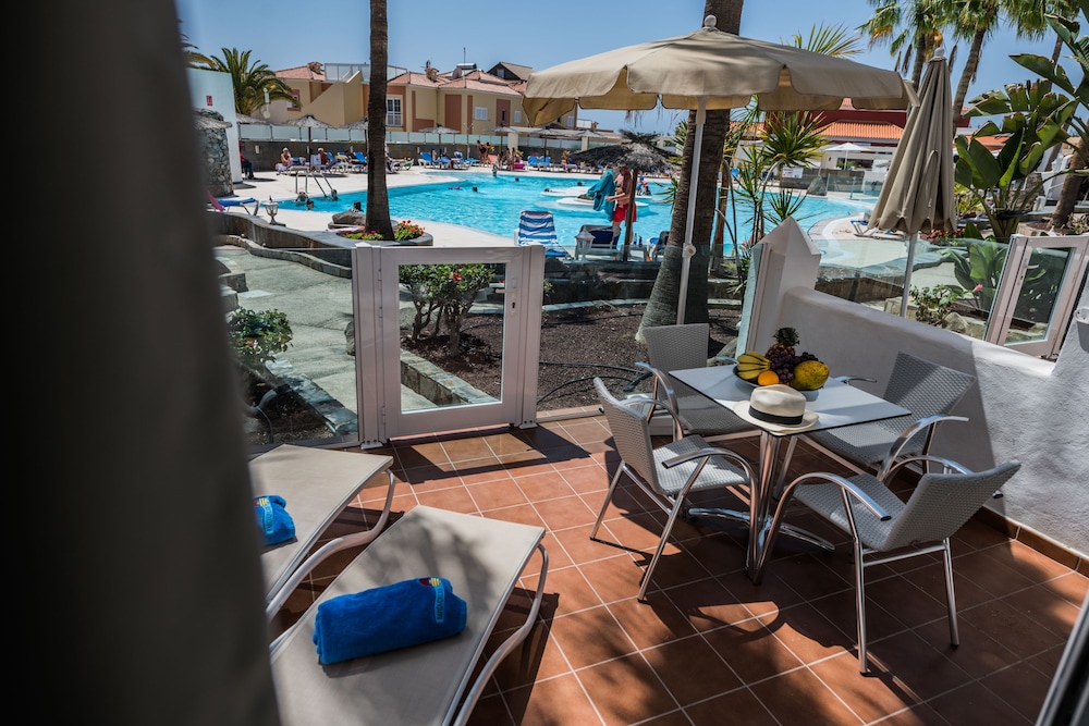 Apartamento Deluxe 1 Dormitorio Vista Piscina del hotel Bahia Calma Beach