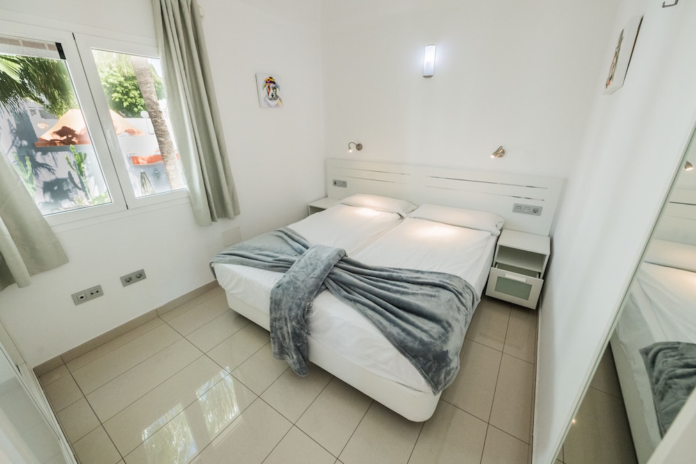 Apartamento Deluxe 1 Dormitorio Vista Mar del hotel Bahia Calma Beach. Foto 1